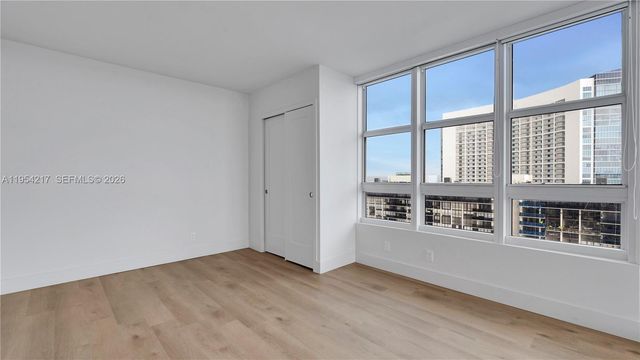 555 NE 34th St 2201, Miami, FL 33137