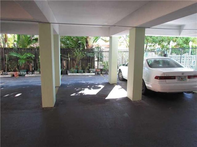 1220 71st St 38, Miami Beach, FL 33141