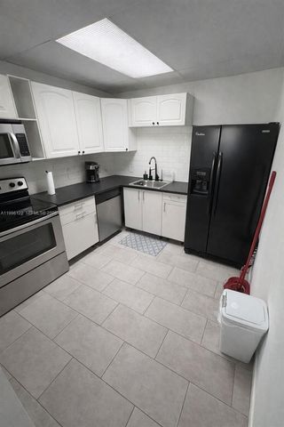 1220 71st St 38, Miami Beach, FL 33141