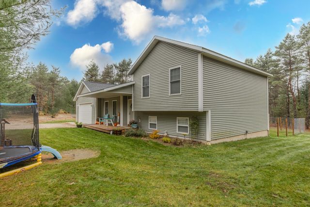 19090 Creekside, Inland Twp, MI 49643