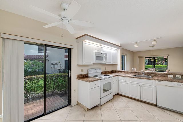 10851 Palm Lake Avenue 101, Boynton Beach, FL 33437
