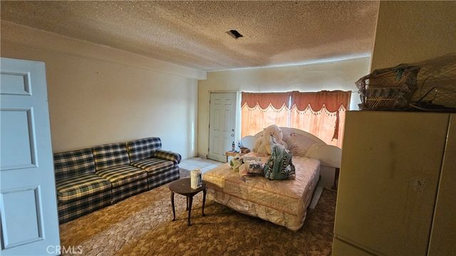 56727 Cone Boulevard, Landers, CA 92285