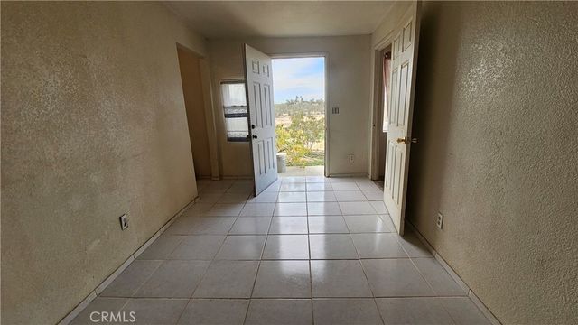 56727 Cone Boulevard, Landers, CA 92285