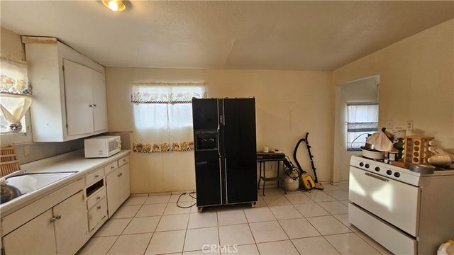 56727 Cone Boulevard, Landers, CA 92285