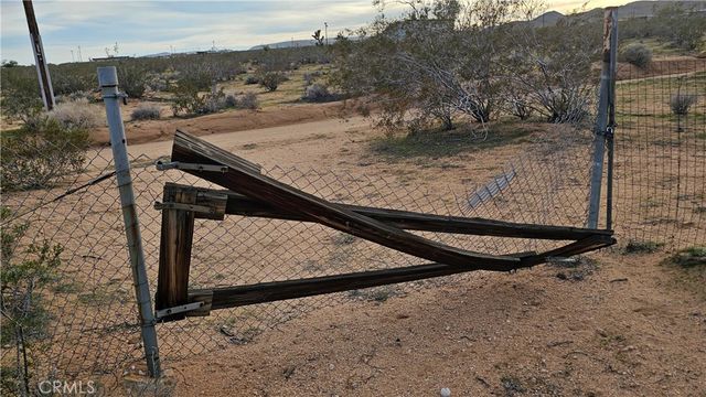 56727 Cone Boulevard, Landers, CA 92285