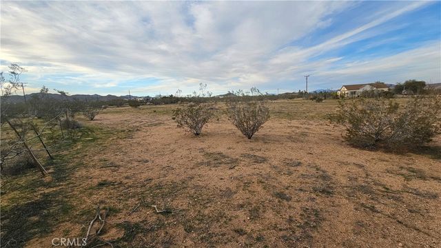 56727 Cone Boulevard, Landers, CA 92285