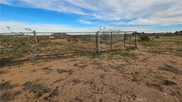 56727 Cone Boulevard, Landers, CA 92285