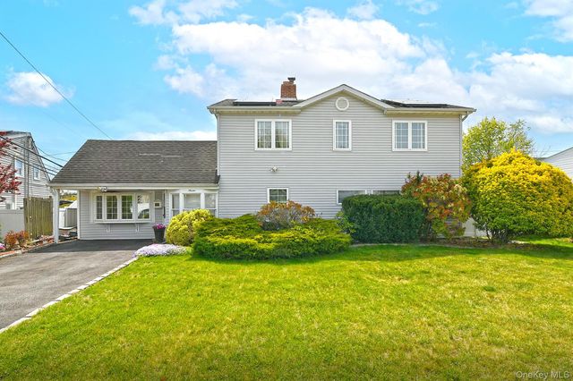 7 Low Lane, Levittown, NY 11756