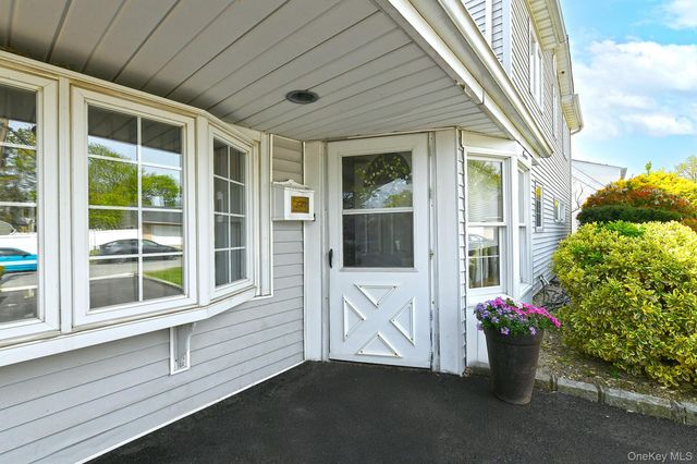 7 Low Lane, Levittown, NY 11756
