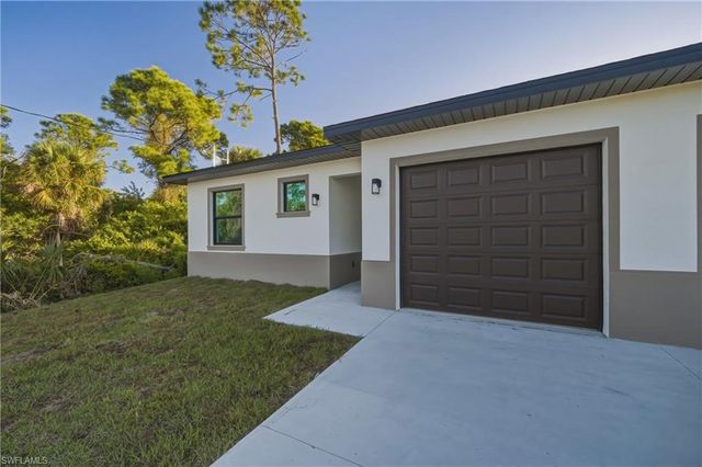 5300 28th ST SW, Lehigh Acres, FL 33973