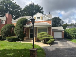 8836 Mansfield Avenue, Morton Grove, IL 60053