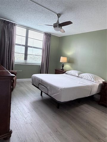 901 Colony Point Cir 505, Pembroke Pines, FL 33026