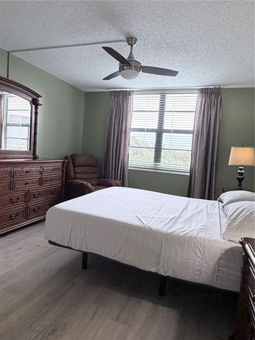 901 Colony Point Cir 505, Pembroke Pines, FL 33026