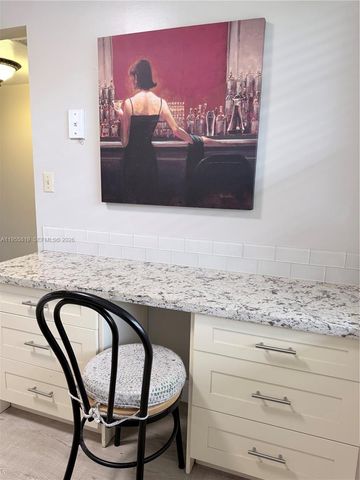 901 Colony Point Cir 505, Pembroke Pines, FL 33026