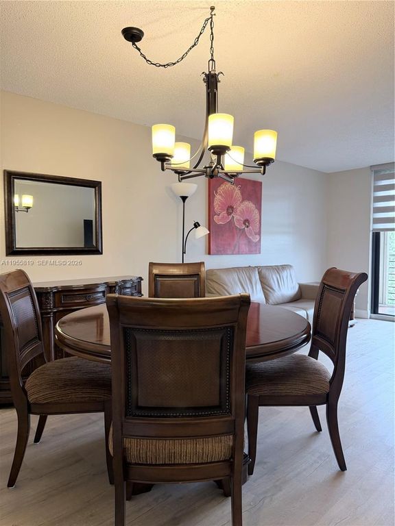 Image 12 of property listing at 901 Colony Point Cir 505, Pembroke Pines, FL 33026