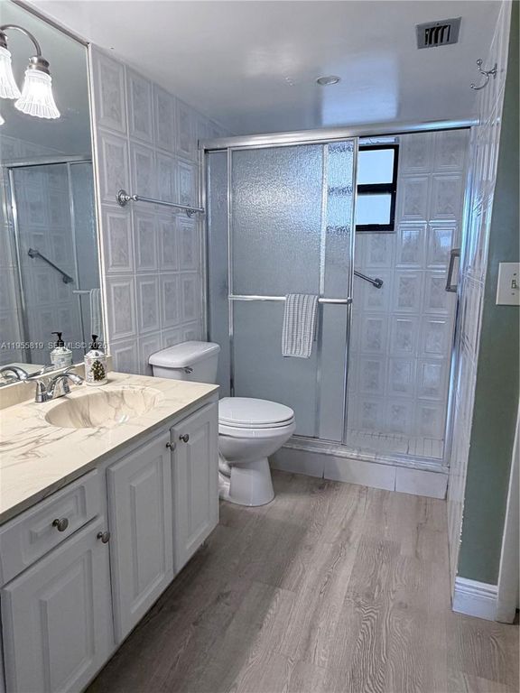 Image 21 of property listing at 901 Colony Point Cir 505, Pembroke Pines, FL 33026