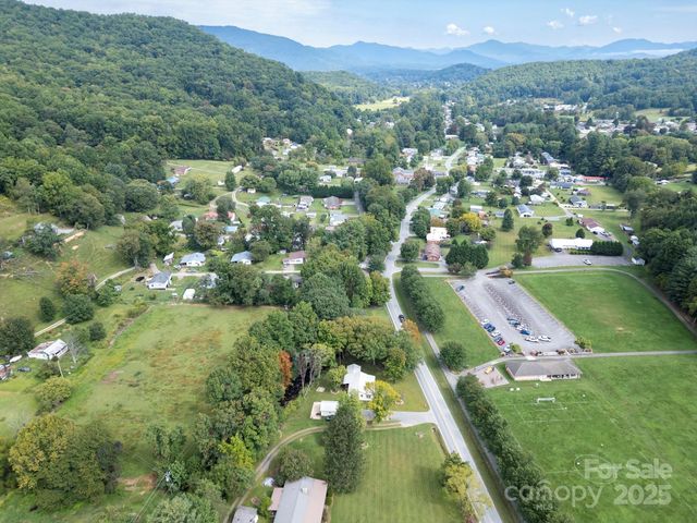 1808 Allens Creek Road, Waynesville, NC 28786