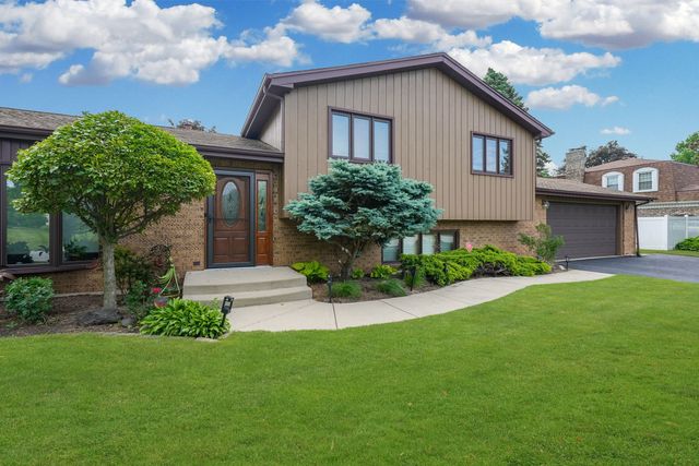 5N625 Santa Fe Trail, Bloomingdale, IL 60108