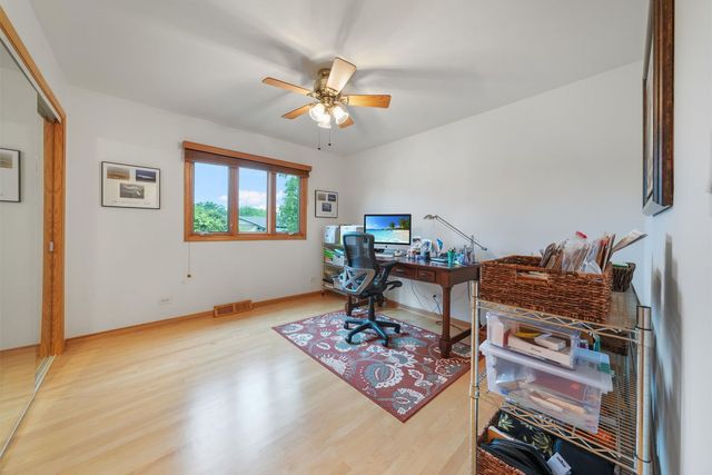 5N625 Santa Fe Trail, Bloomingdale, IL 60108
