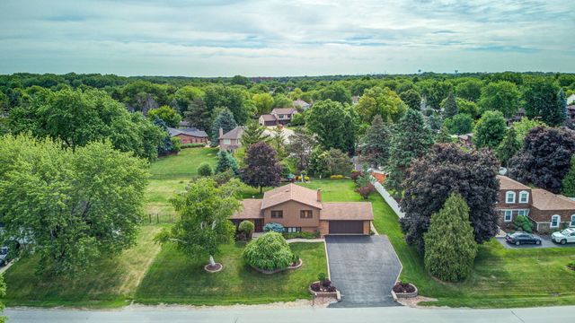 5N625 Santa Fe Trail, Bloomingdale, IL 60108