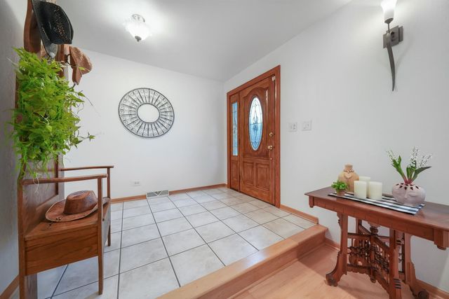 5N625 Santa Fe Trail, Bloomingdale, IL 60108
