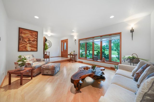 5N625 Santa Fe Trail, Bloomingdale, IL 60108