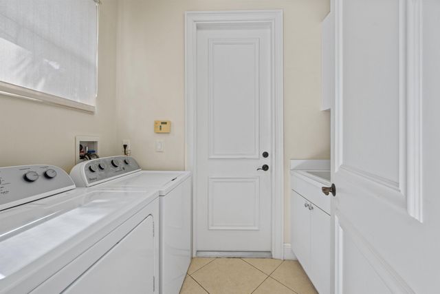 2451 Players Court, Wellington, FL 33414