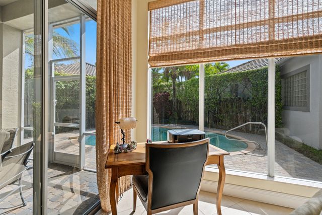 2451 Players Court, Wellington, FL 33414