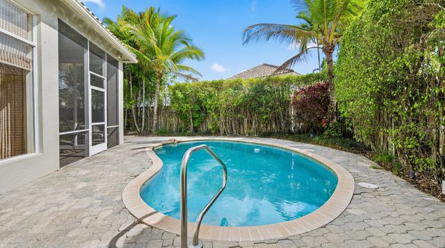 2451 Players Court, Wellington, FL 33414