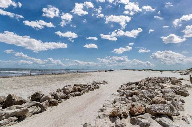 12922 Jean Lafitte Drive, Freeport, TX 77541