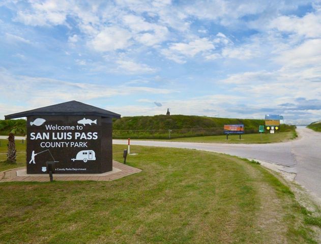 12922 Jean Lafitte Drive, Freeport, TX 77541