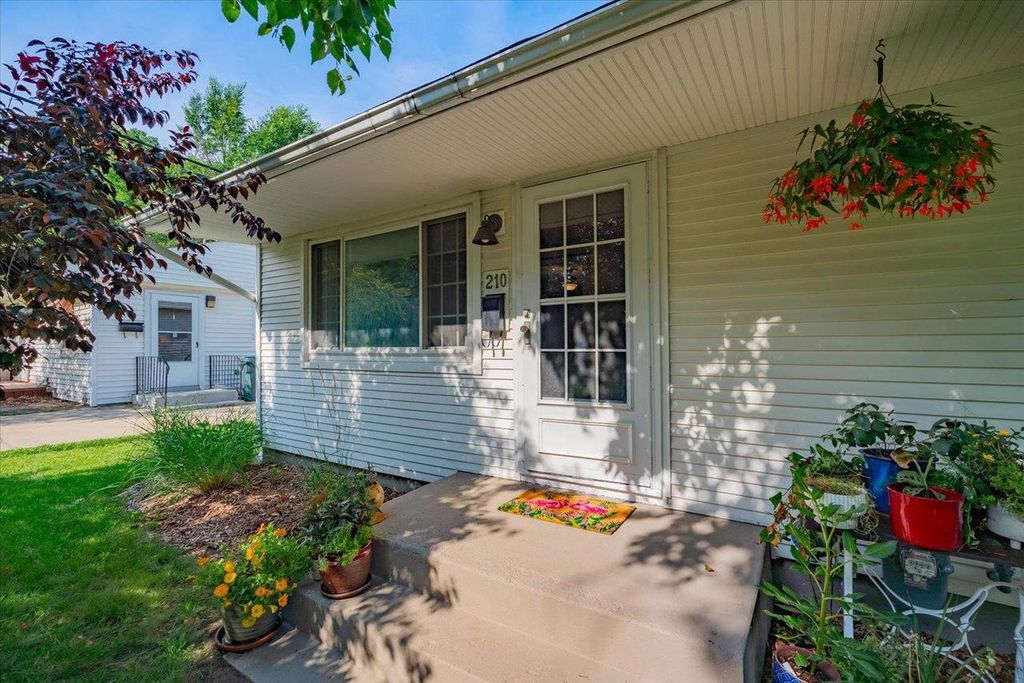 210 Dempsey Road, Madison, WI 53714