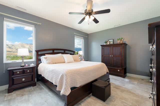 47 Willow View Way, Parachute, CO 81635