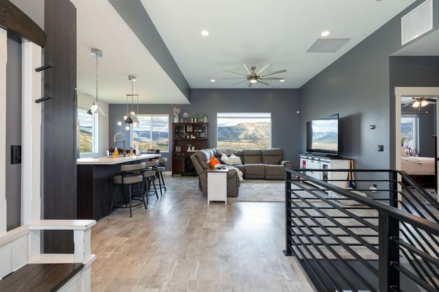 47 Willow View Way, Parachute, CO 81635