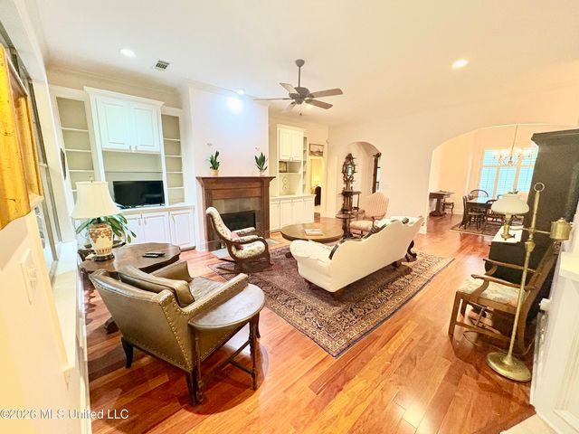 3920 Roxbury Road, Jackson, MS 39211