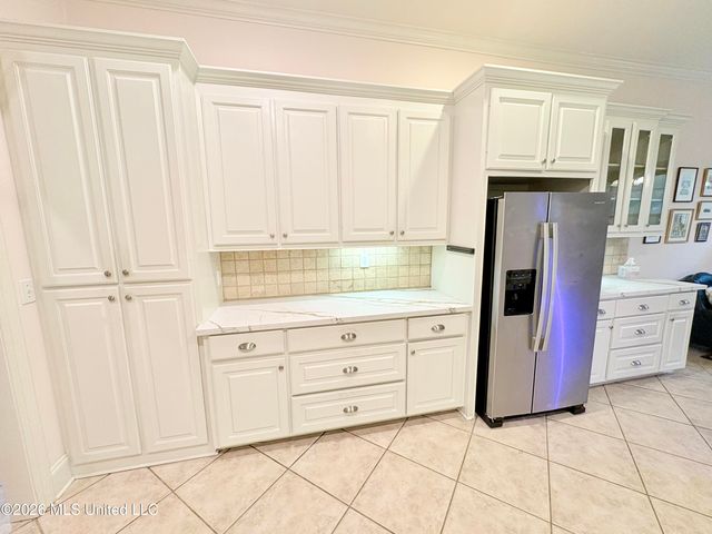 3920 Roxbury Road, Jackson, MS 39211