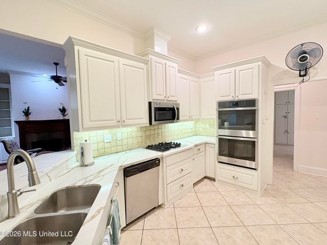 3920 Roxbury Road, Jackson, MS 39211
