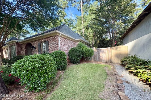 3920 Roxbury Road, Jackson, MS 39211