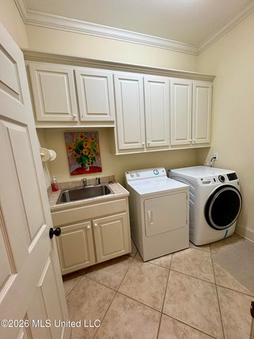 3920 Roxbury Road, Jackson, MS 39211