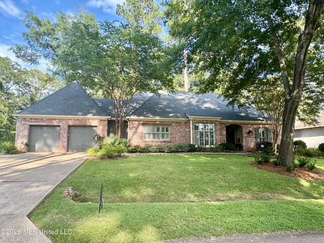 3920 Roxbury Road, Jackson, MS 39211