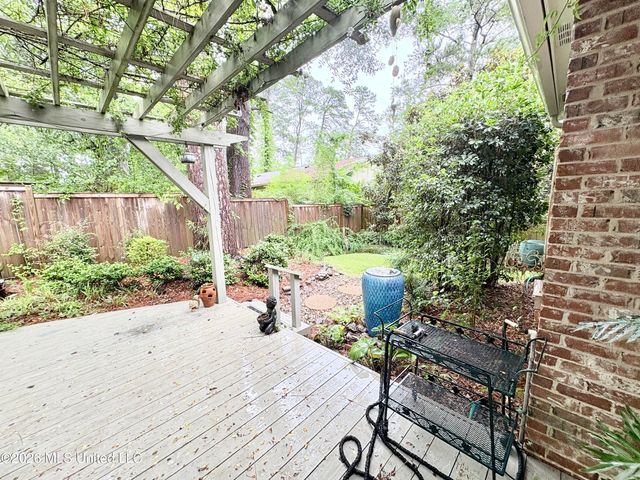 3920 Roxbury Road, Jackson, MS 39211