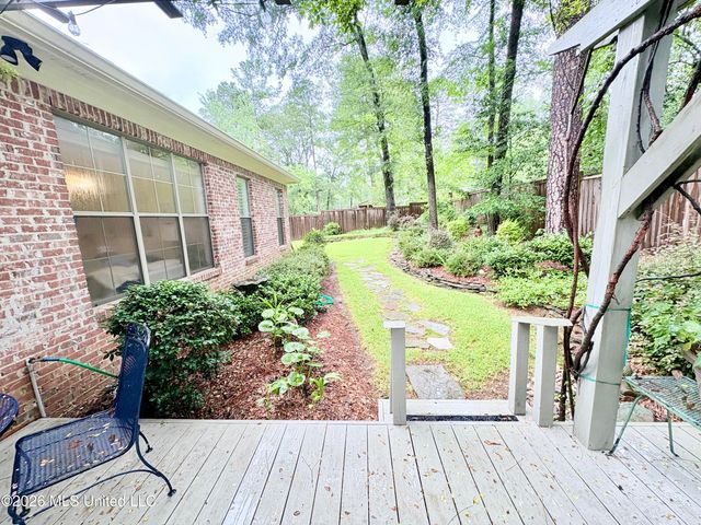 3920 Roxbury Road, Jackson, MS 39211