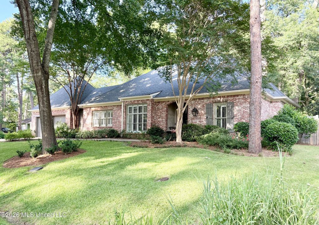 3920 Roxbury Road, Jackson, MS 39211