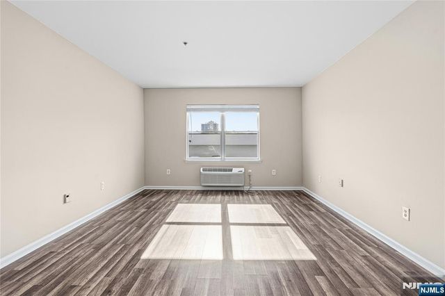 905 River Road 224, Edgewater, NJ 07020