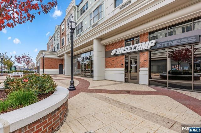 905 River Road 224, Edgewater, NJ 07020