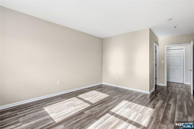 905 River Road 224, Edgewater, NJ 07020