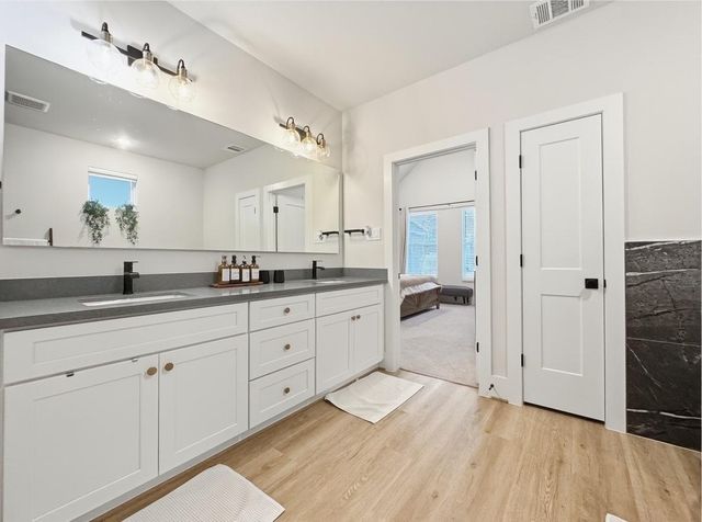 5632 Bertellis Lane, Houston, TX 77091
