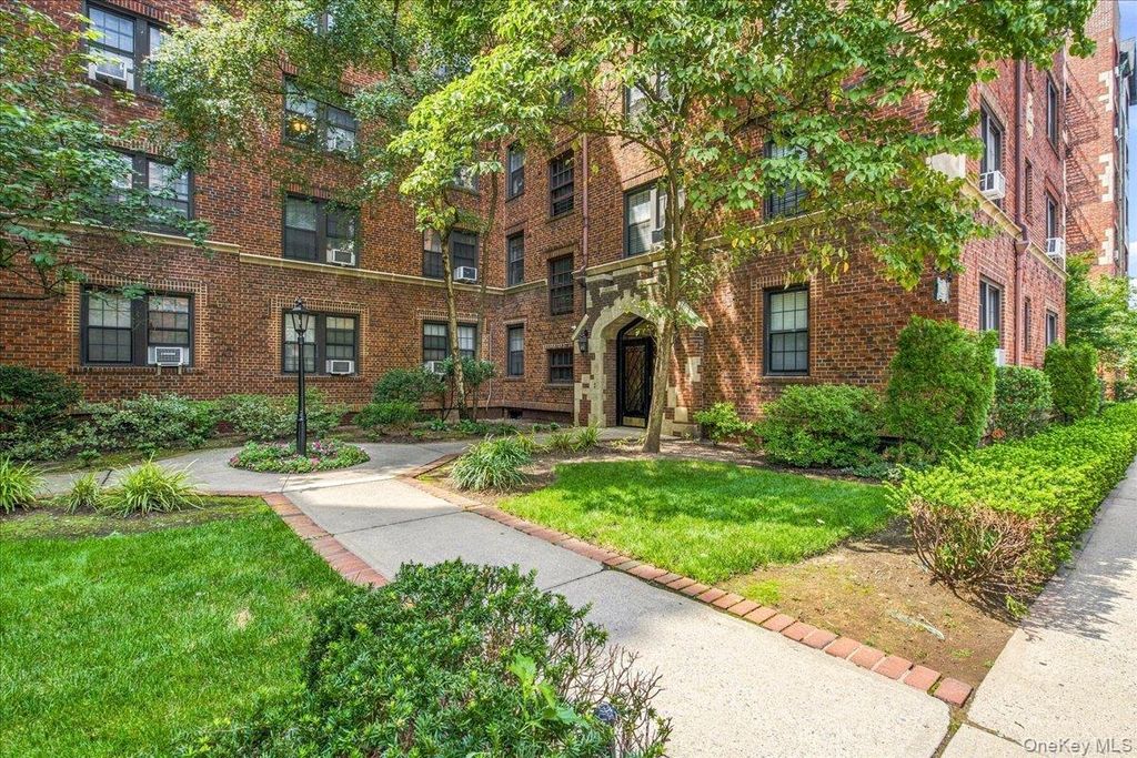 68-12 Burns Street B2, Forest Hills, NY 11375 — photo 2