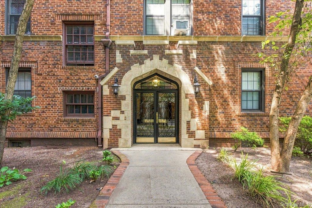 68-12 Burns Street B2, Forest Hills, NY 11375 — photo 3