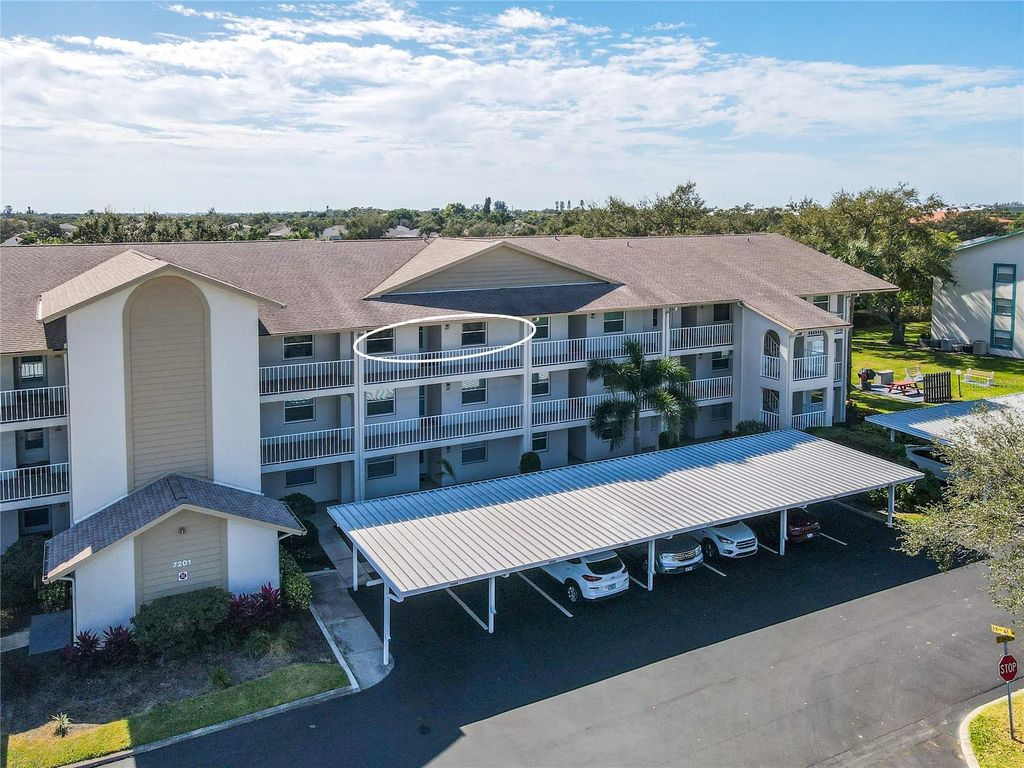Image 2 of property listing at 7201 29TH AVENUE DRIVE W 307, Bradenton, FL 34209